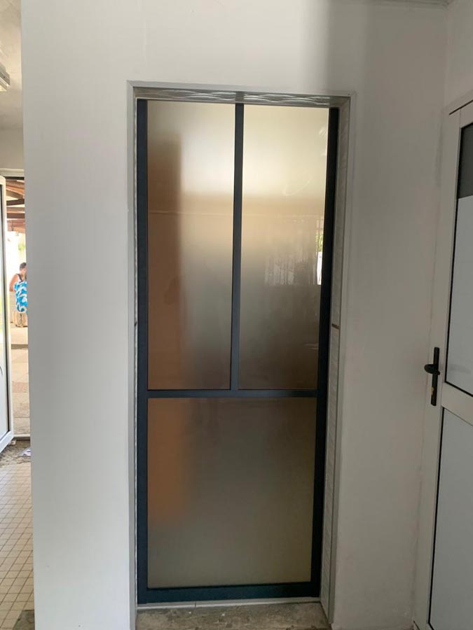 Porte verrière suspendue 